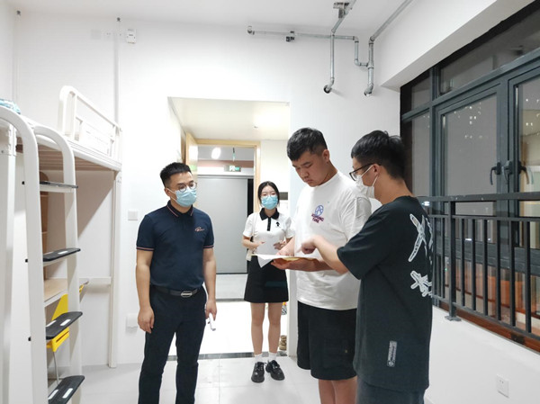 信息工程学院开展“走访新生宿舍,传递学院温暖”活动