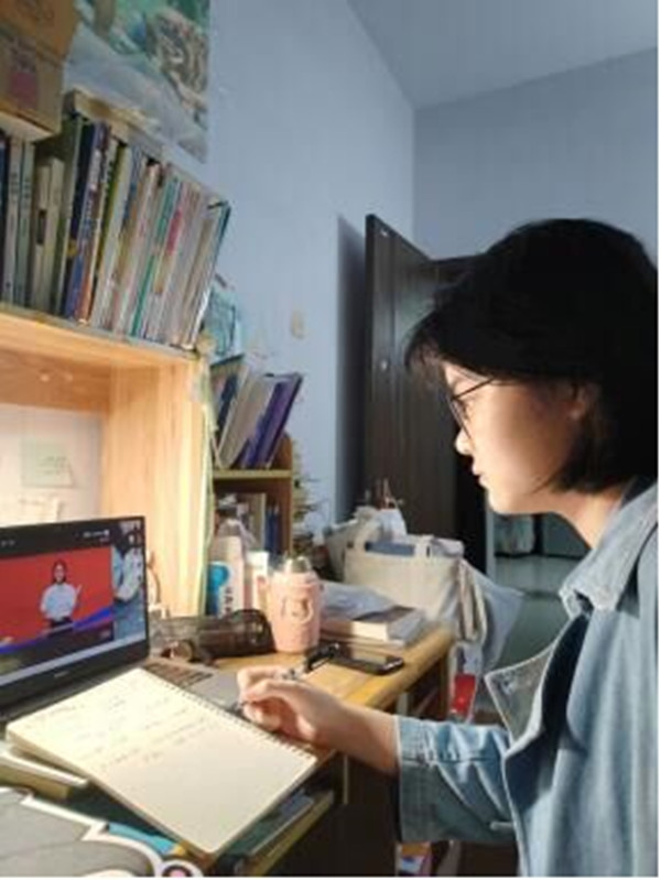 马克思主义学院组织学生观看2022四川省大学生“开学第一课”