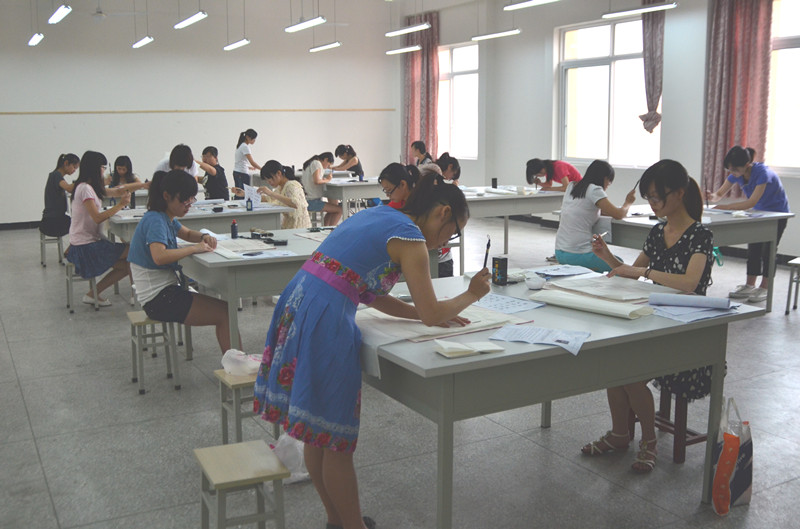 中国书画等级考试在我院顺利举行