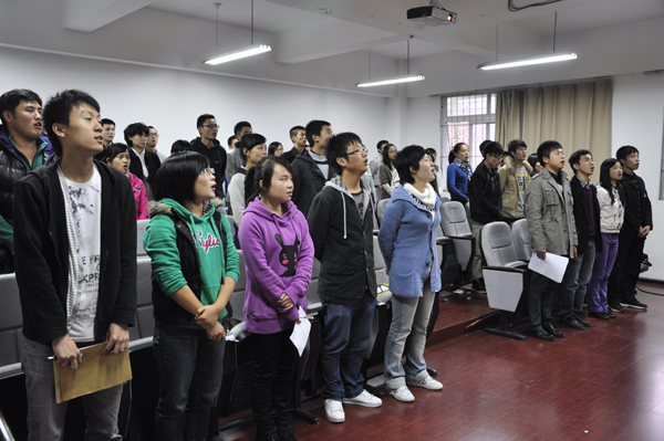 学生党支部深入学习贯彻党的十七届五中全会精神