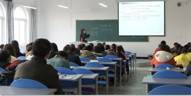 外国语学院组织英语教学观摩课