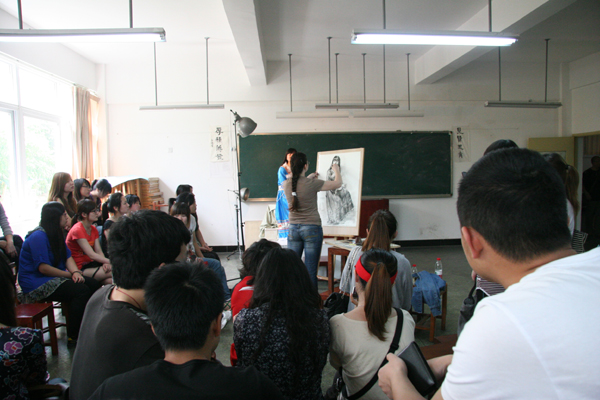 俄罗斯绘画专家来我院进行学术交流活动