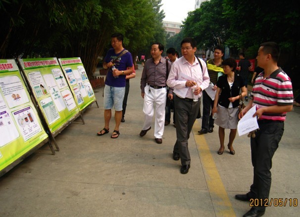 市疾控中心督查我院大学生肝健康项目