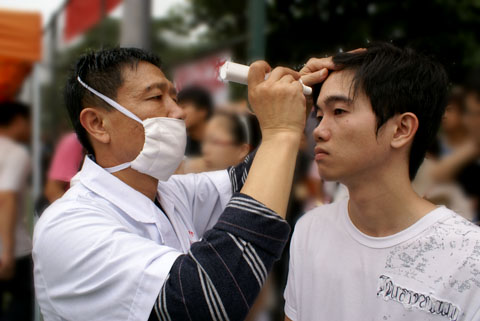 我院多措并举防控H1N1流感入侵校园