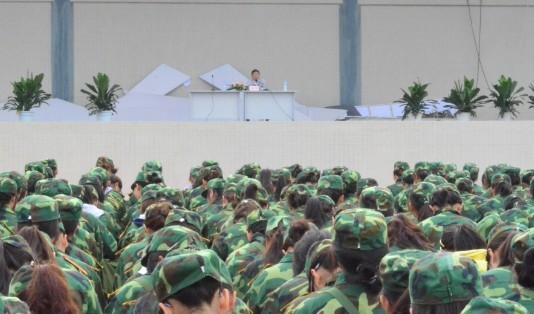 韩万斋教授在我院新校区激情讲“国歌”