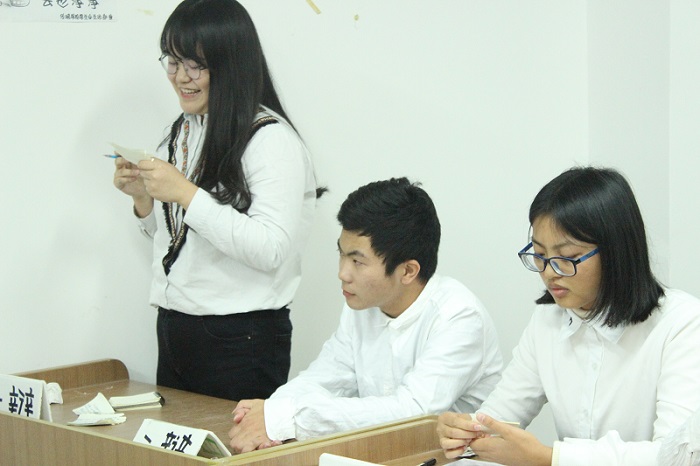 文学院举行2016级新生辩论赛决赛