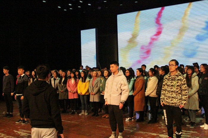 美术学院参加“一二·九”合唱彩排仪式