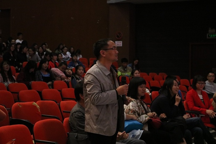 经济学院“人生创业与创新的职场经济理性”专题讲座
