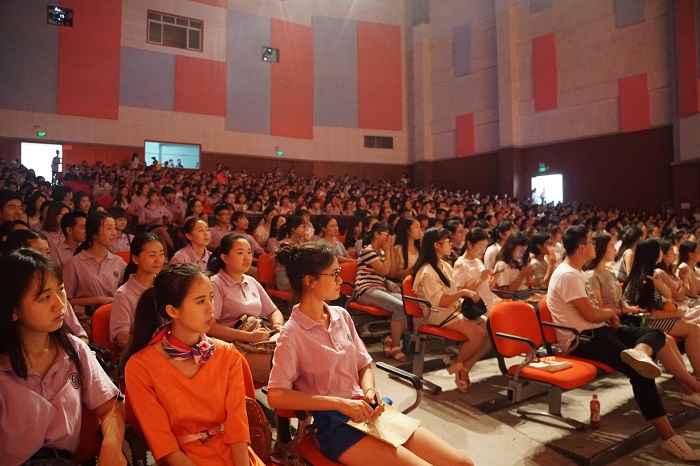 文学院隆重举行2015—2016年度“毓秀之夜”文艺晚会