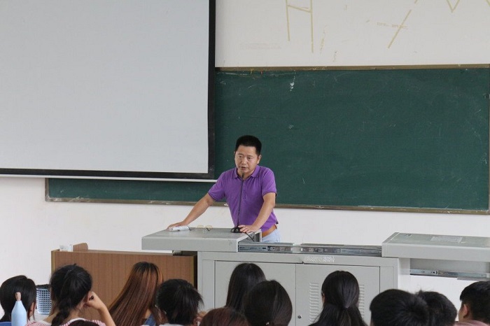 “旅游业发展现状与人才培养”专题讲座成功举行