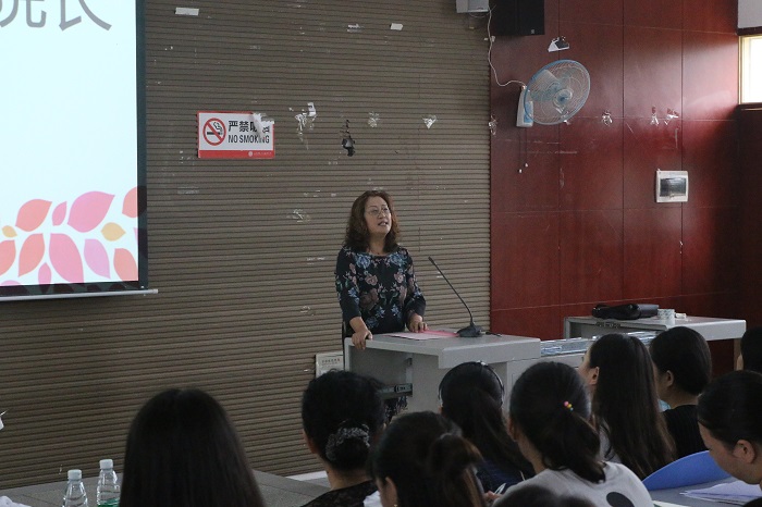 旅游学院新生见面会暨专业介绍大会圆满举行