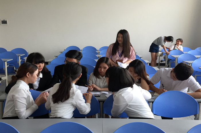 管理学院举行第十二届分团委换届选举会