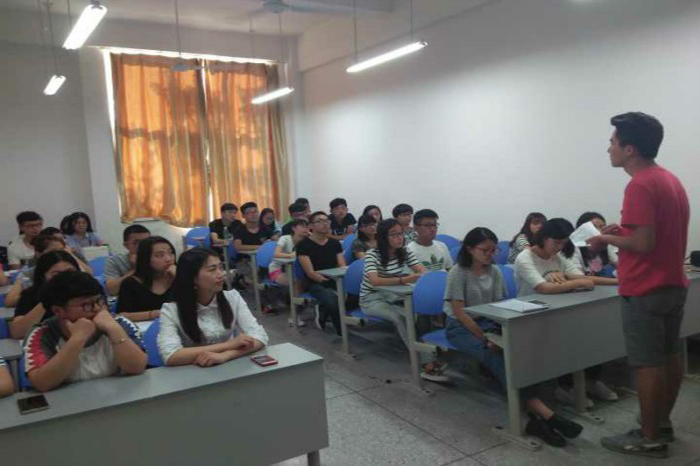 传媒学院2015级文明督导队新成员大会顺利召开