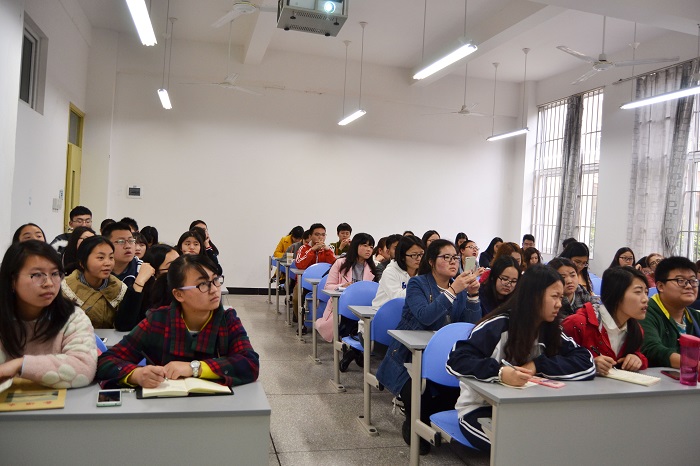 【文学】文学院召开五四申优培训会
