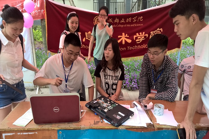 【信息】维修遍社区,爱心传万家