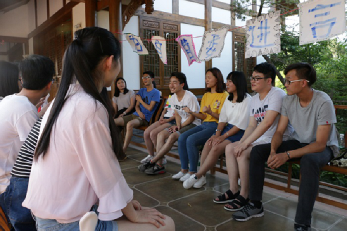 学生公寓自我管理委员会举行主题交流活动
