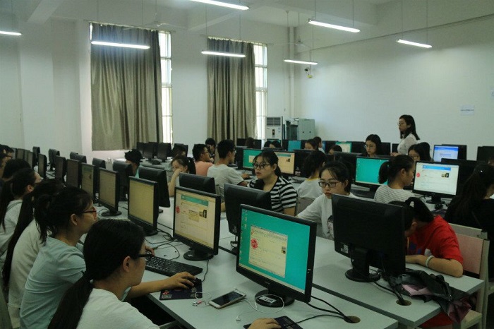 心理健康辅导中心举行新生入学测试培训