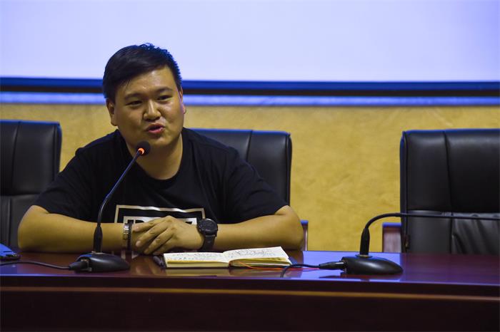 校园文明督导总队-国旗护卫队十一节前安全教育报告