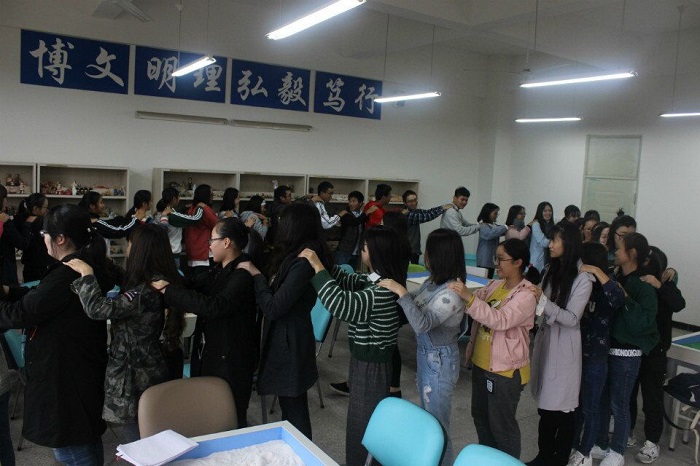 大学生心理健康辅导中心第一次沙盘培训活动