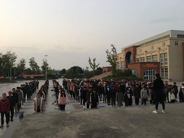 【传媒】传媒学院召开播音与主持专业学生晨练动员大会