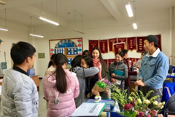 【管理】管理学院学生自发组织“感恩于心,回报于行”活动