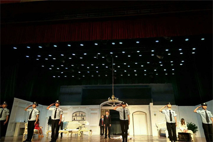 【演艺】演艺学院2014级毕业大戏《无处可藏》顺利汇演