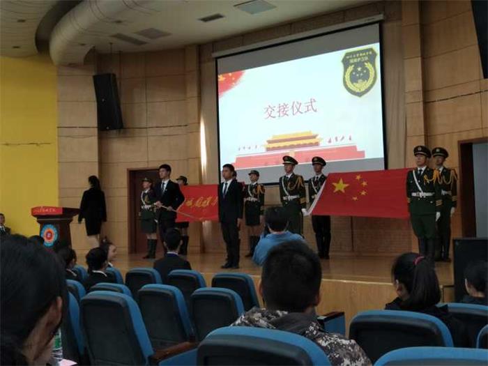 我校国旗护卫队受邀参加锦城国旗护卫队第十一届入队仪式