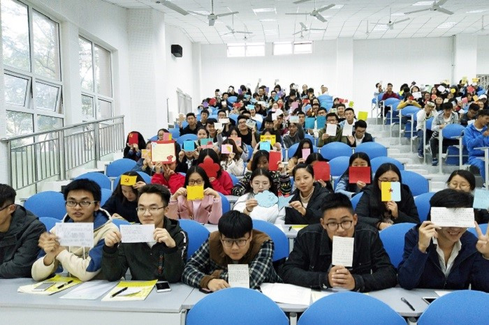 【管理】管理学院开展“学习十九大,说说心里话”心得体会分享活动
