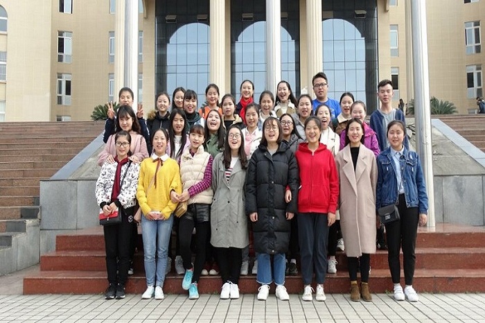 【教育】教育学院辅导员助理团开展冬季暖心素质拓展活动