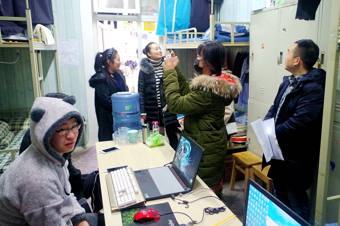 【旅航】旅游与航空学院对学生干部寝室展开查寝工作