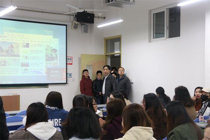 【传媒】传媒学院巡查新学期教学情况
