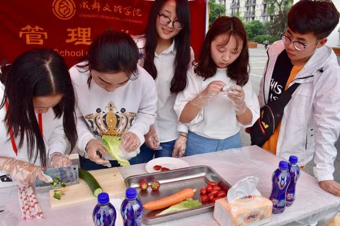 【管理】“舌品佳肴,胃知美味”美食节隆重举行