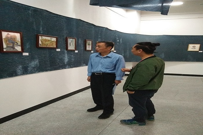 【美术】美术学院成功举办“流逝的叙述”三人纸板绘画作品展