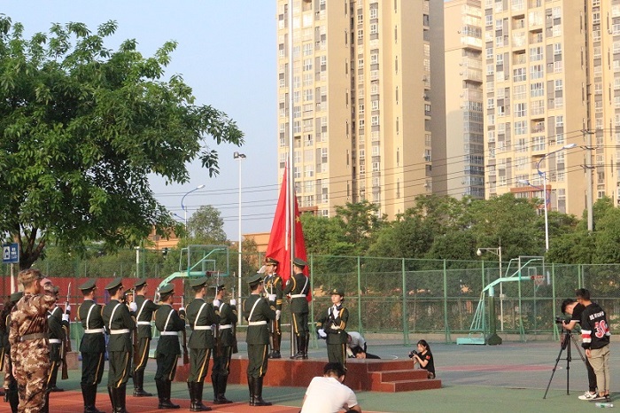 【建筑】我院参加第十一周升旗仪式