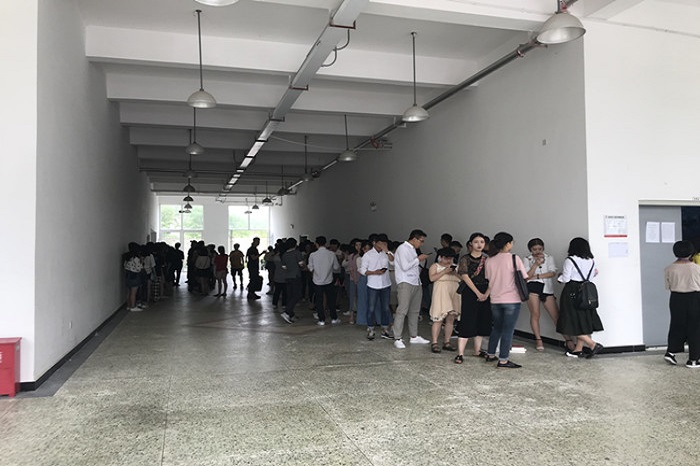 校园文明督导队顺利完成2019届毕业生图像信息采集执勤工作