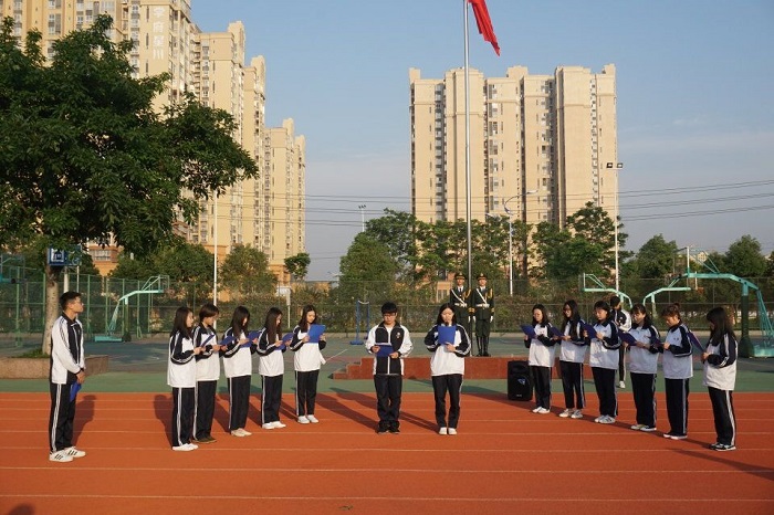 【美术】美术学院与管理学院共同举行升旗仪式