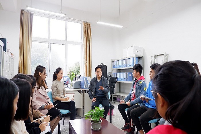 【医护】医护学院顺利召开学生恳谈会