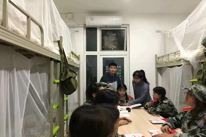 【演艺】演艺学院学生党支部开展政策理论宣讲进寝室活动
