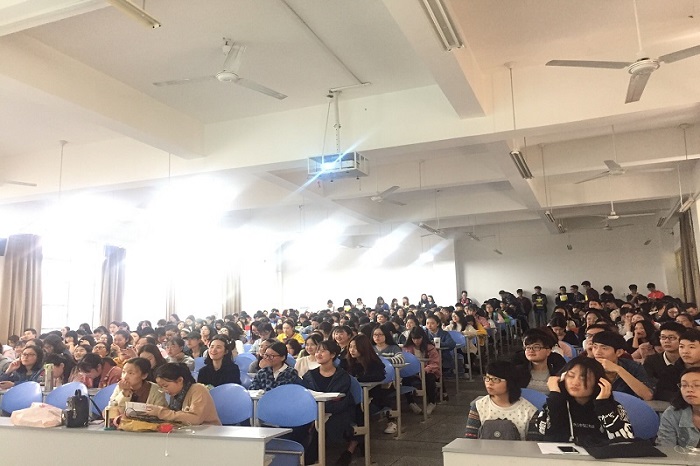 【经济】经济学院成功举行毕业生就业指导大会