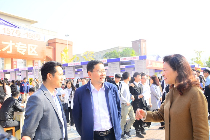 【政法】2018金堂大学城现场招聘会曁成都文理供需见面会成功举行