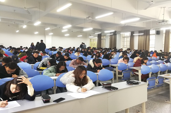 【经济】经济学院分团委学生会成功开展学生干部综合考核测试