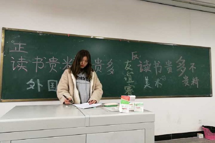 【外国语】外国语学院与美术学院友谊辩论赛顺利举行
