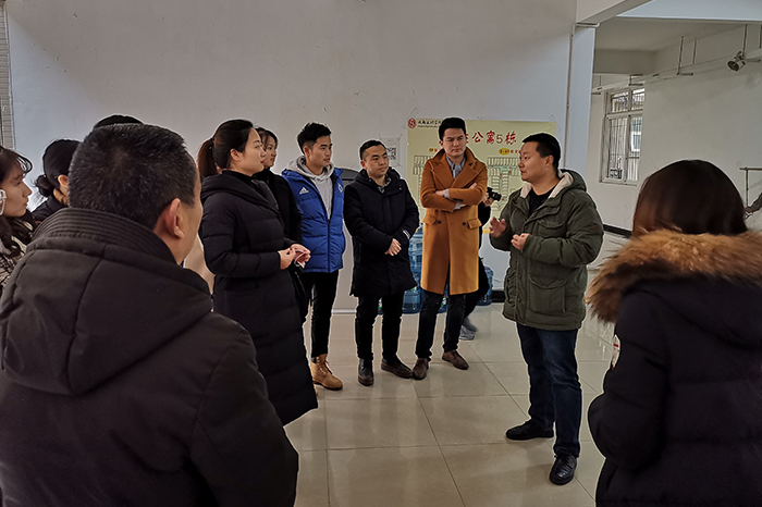 学工部组织开展学生宿舍电线收纳整理工作