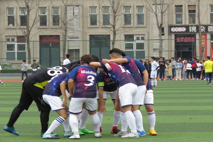【经济】经济学院在“文理冠军杯”足球赛中首战告捷