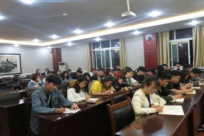 【经济】经济学院举办第十五届分团委学生会副部及以上会议