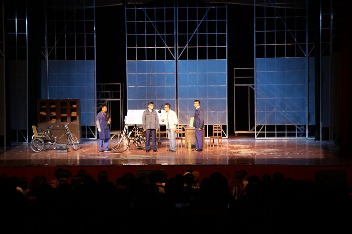 【传媒与演艺】《苍穹之上》戏剧进校园巡演
