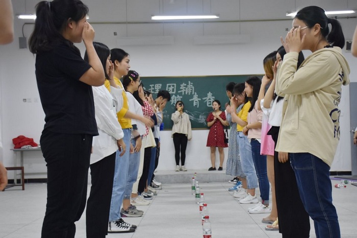 【管理】管理学院开展“心理团辅,护航青春”活动