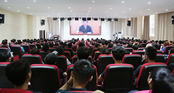 成都文理师生热议“纪念五四运动100周年大会”重要讲话