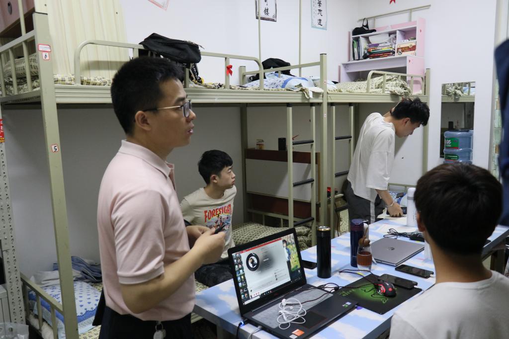 【信息】信息工程学院开展学生宿舍夜间安全排查