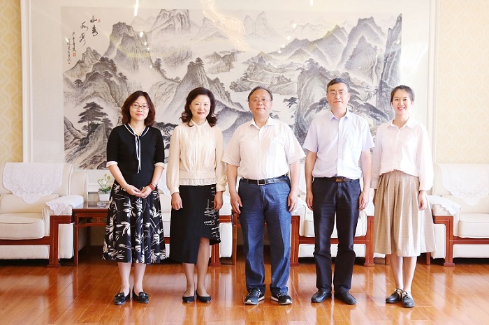 高华锦书记会见最高人民法院大法官杜万华